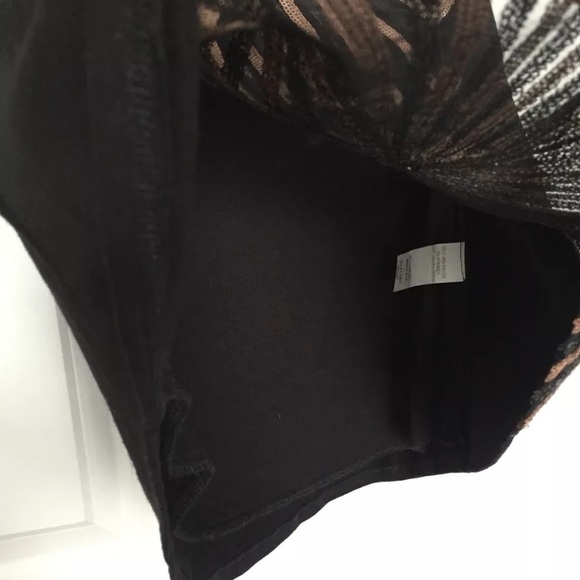 NWT Ellumination Sequined Black Gold Top M - Picture 3 of 9